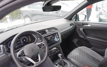 Volkswagen Tiguan II, 2022 год, 2 950 000 рублей, 9 фотография