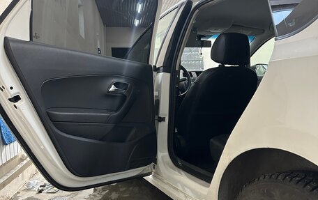 Volkswagen Polo VI (EU Market), 2013 год, 420 000 рублей, 2 фотография