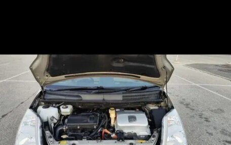 Toyota Prius, 2004 год, 650 000 рублей, 7 фотография