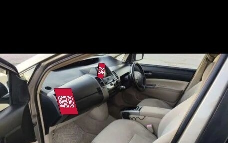 Toyota Prius, 2004 год, 650 000 рублей, 3 фотография