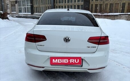 Volkswagen Passat B8 рестайлинг, 2015 год, 1 595 000 рублей, 14 фотография
