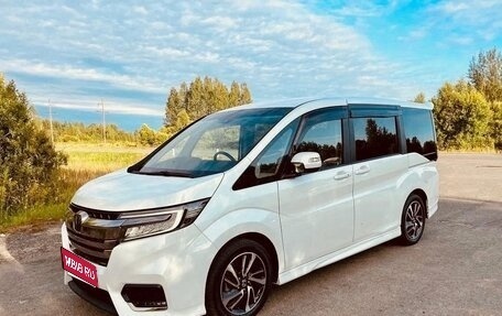 Honda Stepwgn IV, 2022 год, 1 850 000 рублей, 1 фотография
