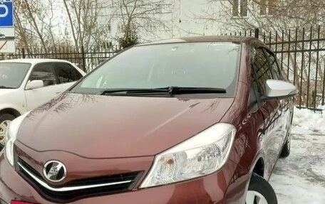 Toyota Vitz, 2013 год, 885 000 рублей, 3 фотография