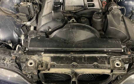 BMW 5 серия, 2002 год, 850 000 рублей, 14 фотография