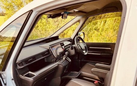 Honda Stepwgn IV, 2022 год, 1 850 000 рублей, 8 фотография