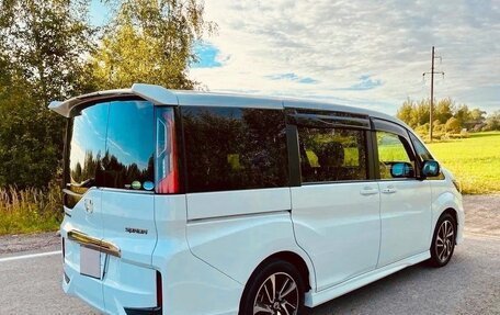 Honda Stepwgn IV, 2022 год, 1 850 000 рублей, 3 фотография