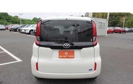 Toyota Sienta, 2022 год, 1 520 000 рублей, 6 фотография