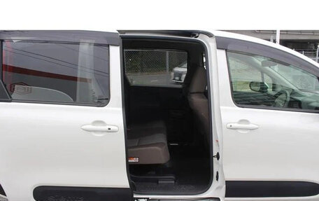 Toyota Sienta, 2022 год, 1 520 000 рублей, 10 фотография