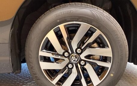 Toyota Roomy I, 2025 год, 18 фотография