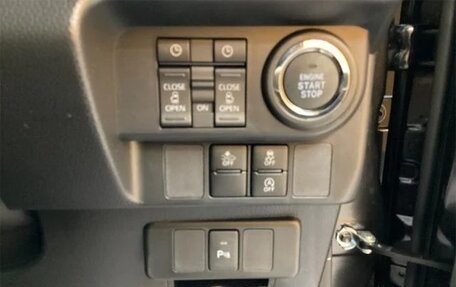 Toyota Roomy I, 2025 год, 12 фотография