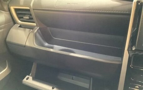 Toyota Roomy I, 2025 год, 14 фотография