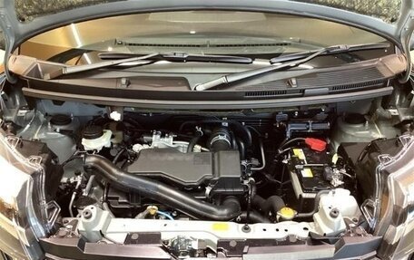 Toyota Roomy I, 2025 год, 17 фотография