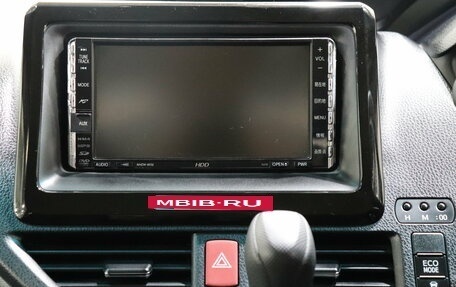 Toyota Noah III, 2018 год, 2 290 000 рублей, 16 фотография