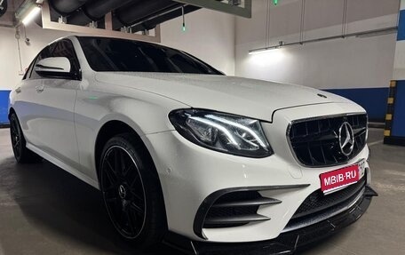 Mercedes-Benz E-Класс, 2019 год, 3 700 000 рублей, 1 фотография