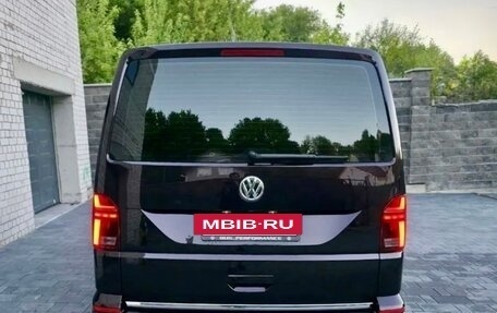 Volkswagen Caravelle T6 рестайлинг, 2017 год, 3 250 000 рублей, 7 фотография