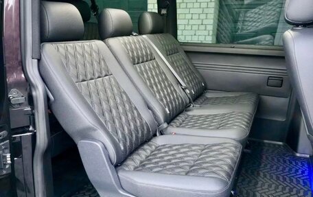 Volkswagen Caravelle T6 рестайлинг, 2017 год, 3 250 000 рублей, 27 фотография