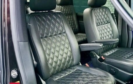 Volkswagen Caravelle T6 рестайлинг, 2017 год, 3 250 000 рублей, 24 фотография