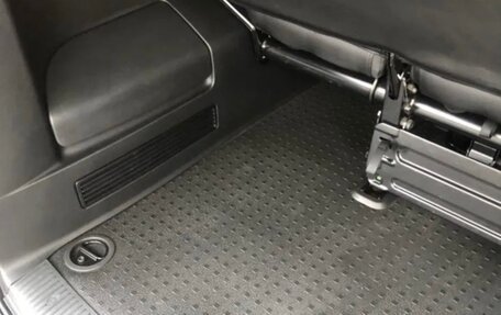 Volkswagen Caravelle T6 рестайлинг, 2017 год, 3 250 000 рублей, 34 фотография