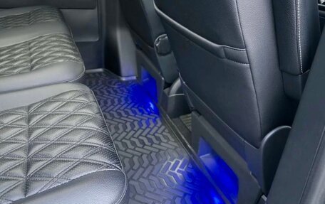 Volkswagen Caravelle T6 рестайлинг, 2017 год, 3 250 000 рублей, 32 фотография