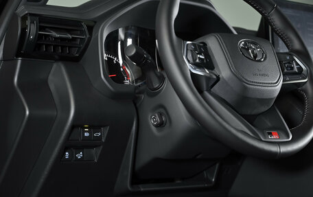 Toyota Land Cruiser, 2024 год, 16 500 000 рублей, 18 фотография