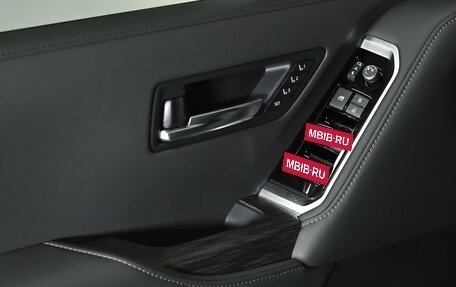 Toyota Land Cruiser, 2024 год, 16 500 000 рублей, 16 фотография