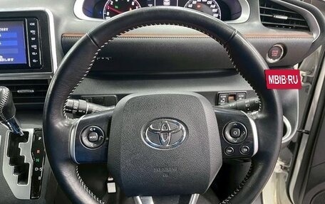 Toyota Sienta, 2022 год, 1 500 000 рублей, 18 фотография