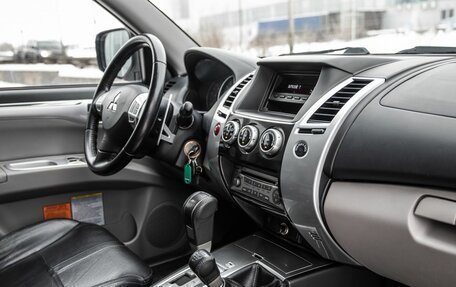 Mitsubishi Pajero Sport II рестайлинг, 2013 год, 2 668 000 рублей, 22 фотография