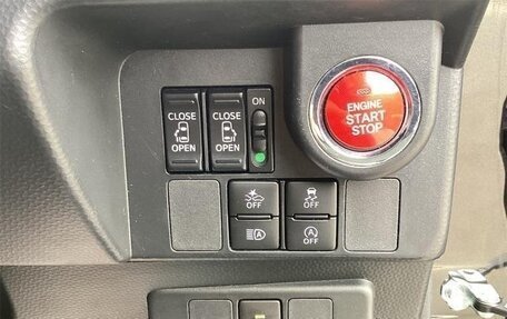 Toyota Roomy I, 2019 год, 1 800 000 рублей, 14 фотография