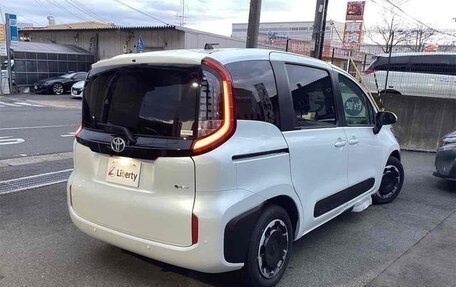 Toyota Sienta, 2025 год, 2 750 000 рублей, 6 фотография