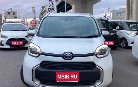 Toyota Sienta, 2025 год, 2 750 000 рублей, 2 фотография