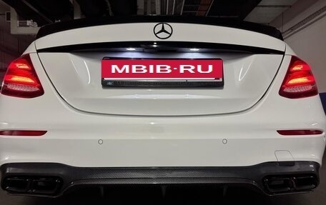 Mercedes-Benz E-Класс, 2019 год, 3 700 000 рублей, 7 фотография