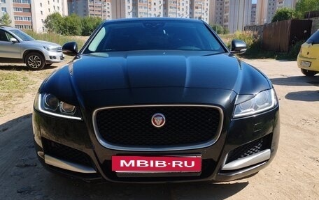 Jaguar XF II, 2018 год, 1 900 000 рублей, 3 фотография
