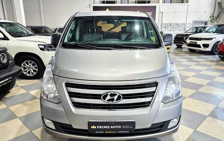 Hyundai Grand Starex Grand Starex I рестайлинг 2, 2016 год, 2 249 000 рублей, 2 фотография