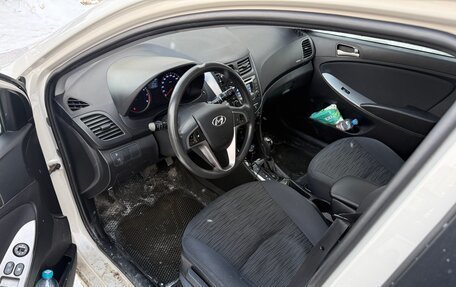 Hyundai Solaris II рестайлинг, 2014 год, 950 000 рублей, 3 фотография