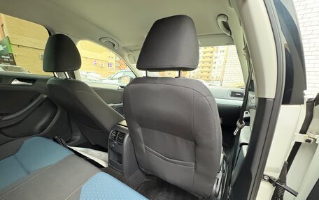 Volkswagen Jetta VI, 2013 год, 930 000 рублей, 11 фотография