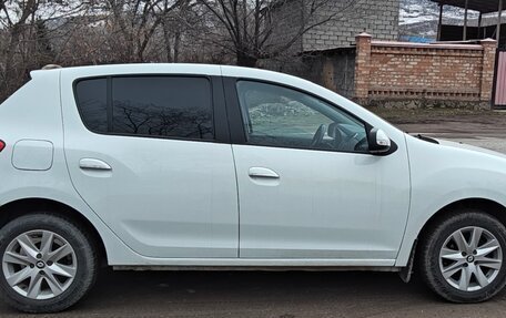 Renault Sandero II рестайлинг, 2019 год, 950 000 рублей, 4 фотография