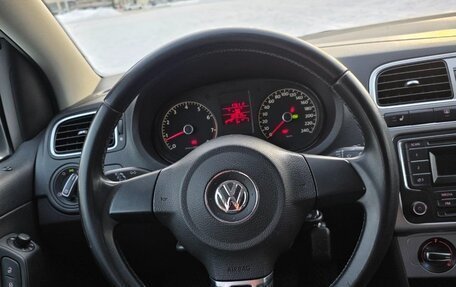 Volkswagen Polo VI (EU Market), 2013 год, 950 000 рублей, 13 фотография