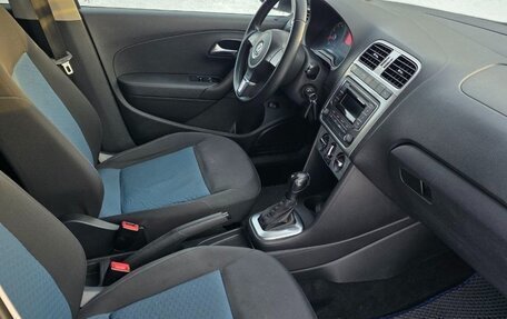 Volkswagen Polo VI (EU Market), 2013 год, 950 000 рублей, 17 фотография