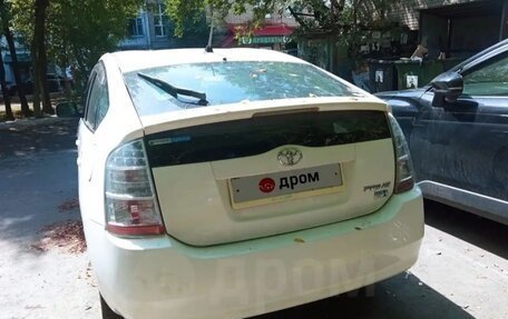 Toyota Prius, 2011 год, 550 000 рублей, 2 фотография