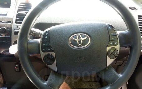 Toyota Prius, 2011 год, 550 000 рублей, 11 фотография