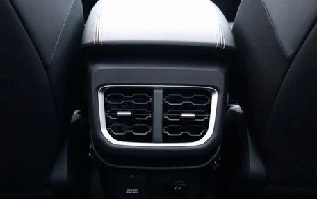 Toyota Hilux VIII, 2025 год, 5 250 000 рублей, 21 фотография