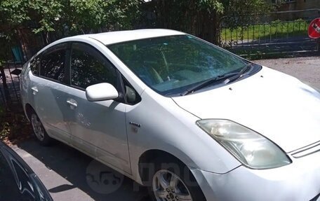 Toyota Prius, 2011 год, 550 000 рублей, 4 фотография