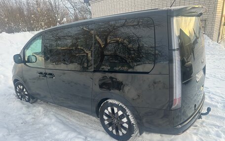 Hyundai Staria, 2023 год, 6 500 000 рублей, 3 фотография