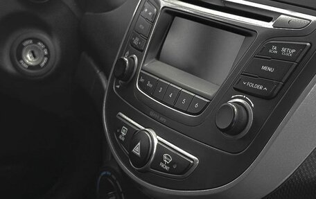 Hyundai Solaris II рестайлинг, 2015 год, 999 000 рублей, 12 фотография