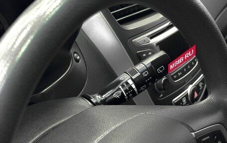 Hyundai Solaris II рестайлинг, 2015 год, 999 000 рублей, 24 фотография