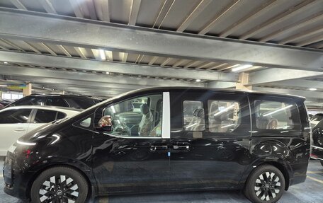 Hyundai Staria, 2025 год, 11 090 000 рублей, 2 фотография