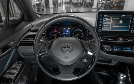 Toyota C-HR I рестайлинг, 2021 год, 2 780 000 рублей, 10 фотография