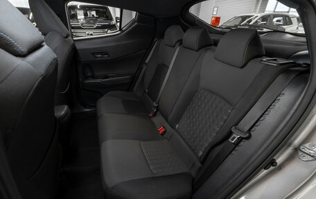 Toyota C-HR I рестайлинг, 2021 год, 2 780 000 рублей, 12 фотография