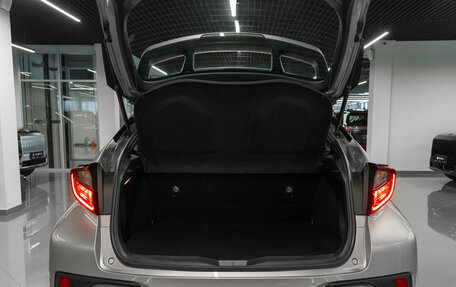 Toyota C-HR I рестайлинг, 2021 год, 2 780 000 рублей, 18 фотография