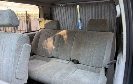 Toyota Regius, 1997 год, 750 000 рублей, 20 фотография